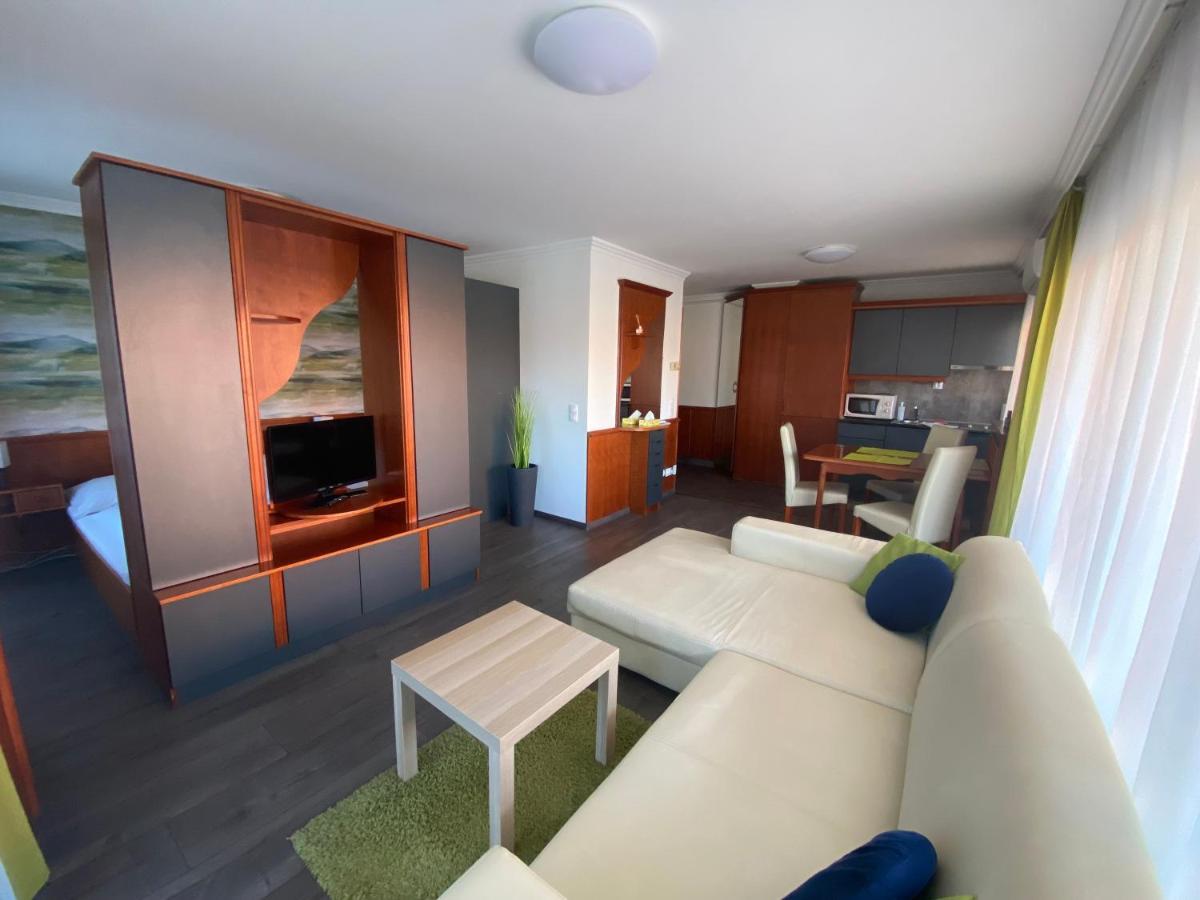 Cafe Relax Apartments Héviz Zewnętrze zdjęcie