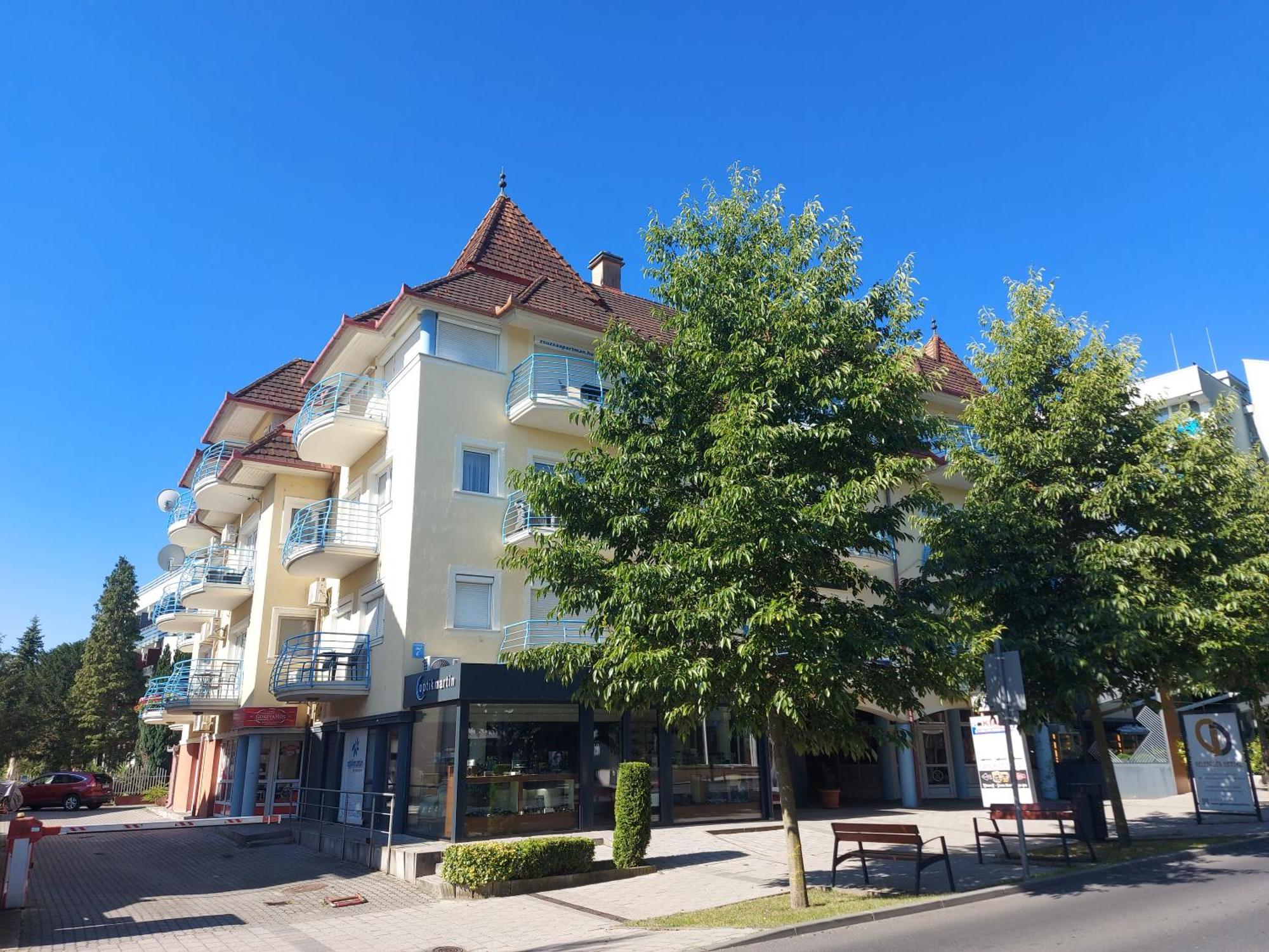 Cafe Relax Apartments Héviz Zewnętrze zdjęcie