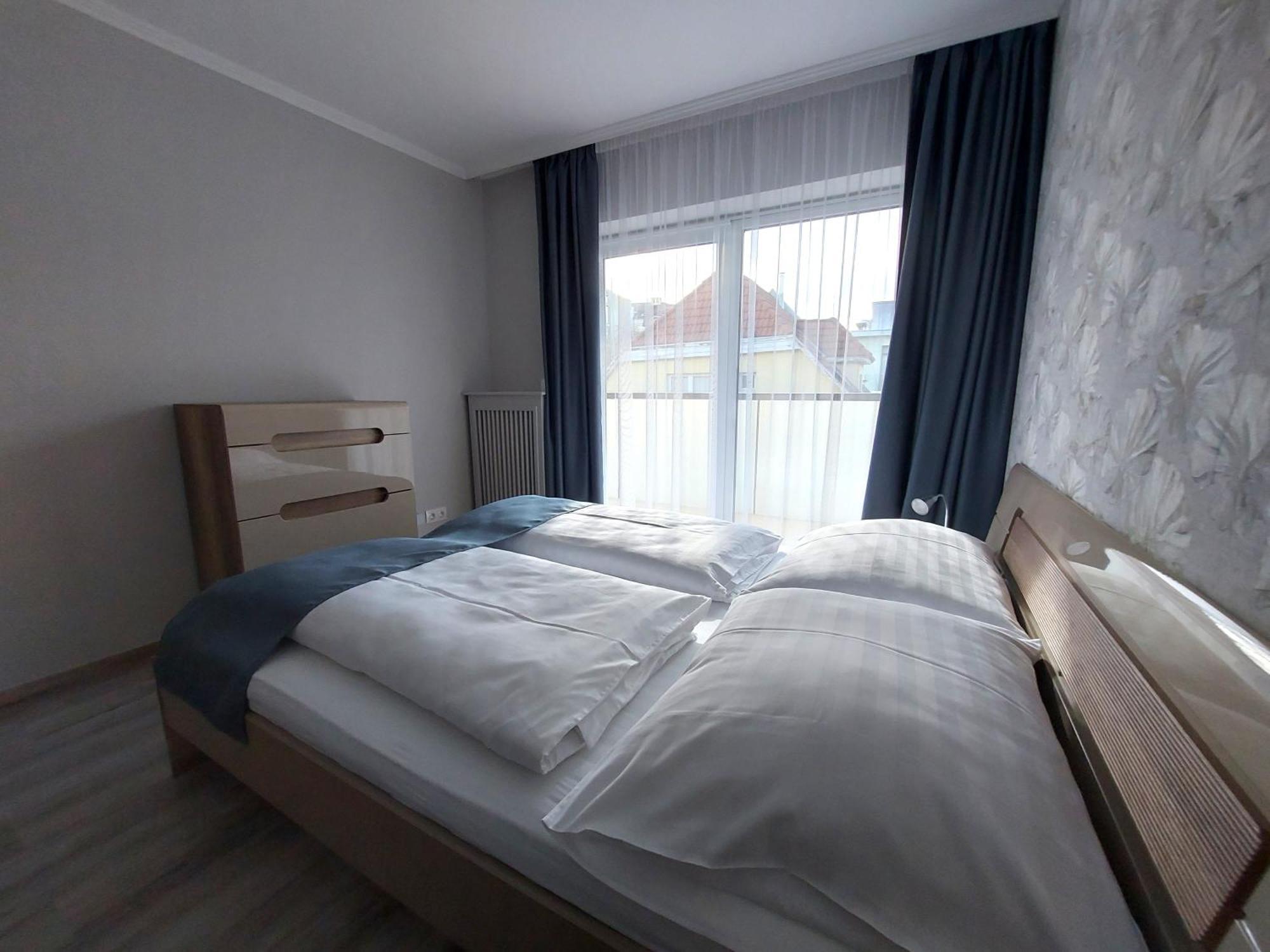 Cafe Relax Apartments Héviz Zewnętrze zdjęcie